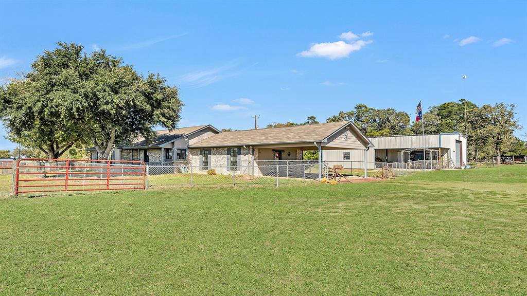 1252 County Road 106, Paige, Texas image 3