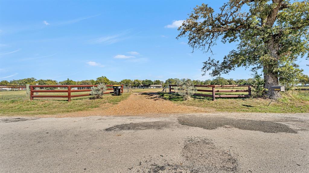 1252 County Road 106, Paige, Texas image 35