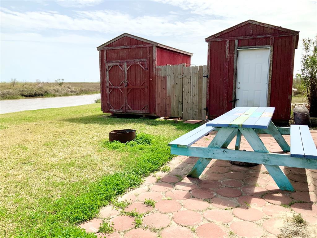 1476 Mabry Street, Gilchrist, Texas image 4