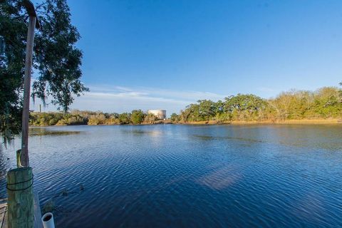 A home in Brazoria