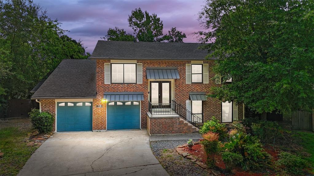 13 Whistlers Court, The Woodlands, Texas image 1