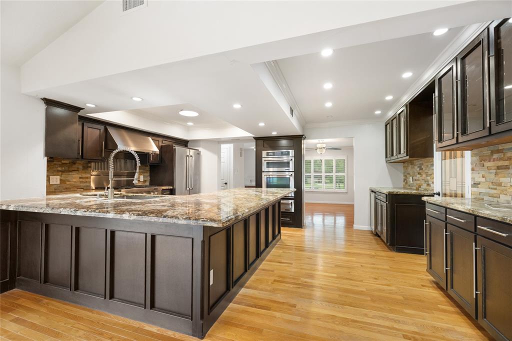 13 Whistlers Court, The Woodlands, Texas image 8