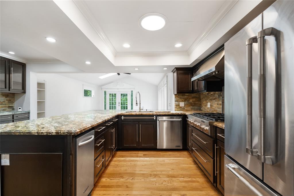 13 Whistlers Court, The Woodlands, Texas image 9