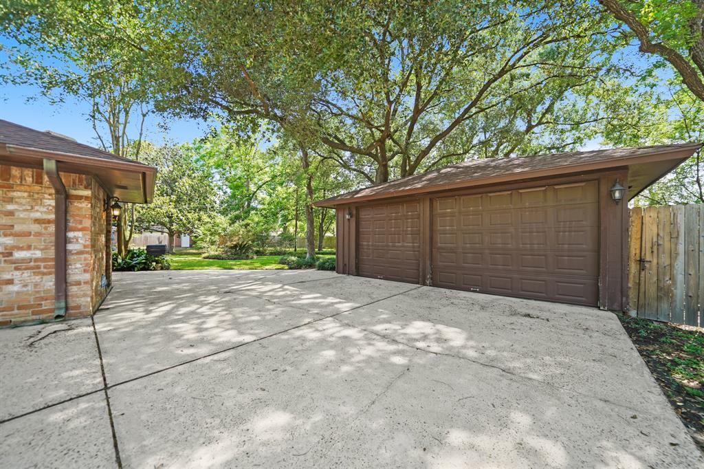 21810 Rotherham Drive, Spring, Texas image 32