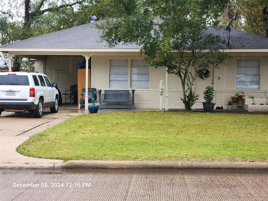 945 N Travis Street, Liberty, Texas image 2