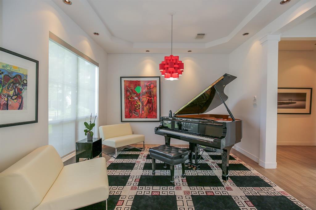 1902 Hollow Wind Drive, Katy, Texas image 4