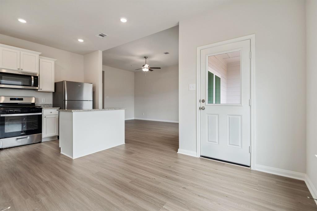 420 Tejas Trail, Waller, Texas image 12