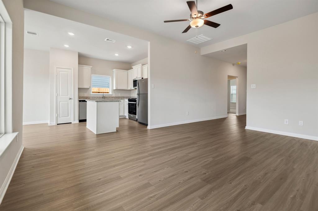 420 Tejas Trail, Waller, Texas image 9