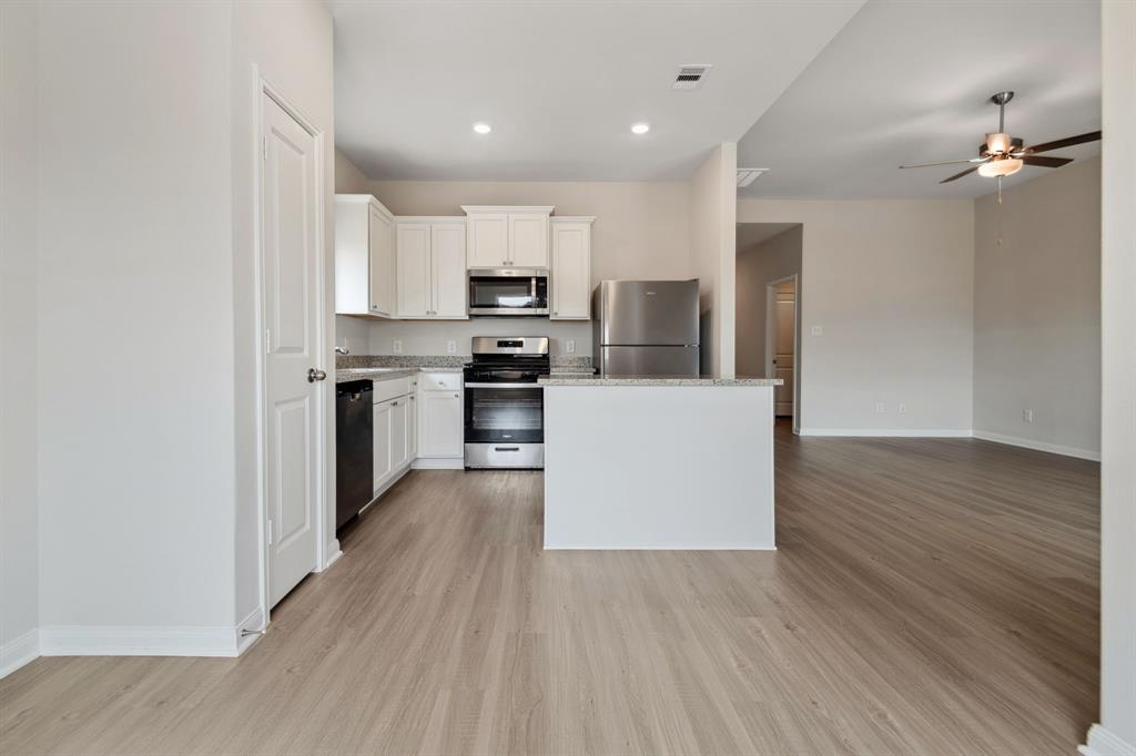 420 Tejas Trail, Waller, Texas image 13