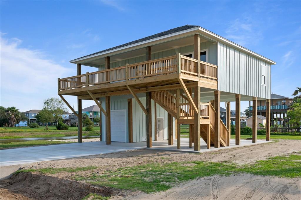 886 Wommack Dr, Crystal Beach, Texas image 2