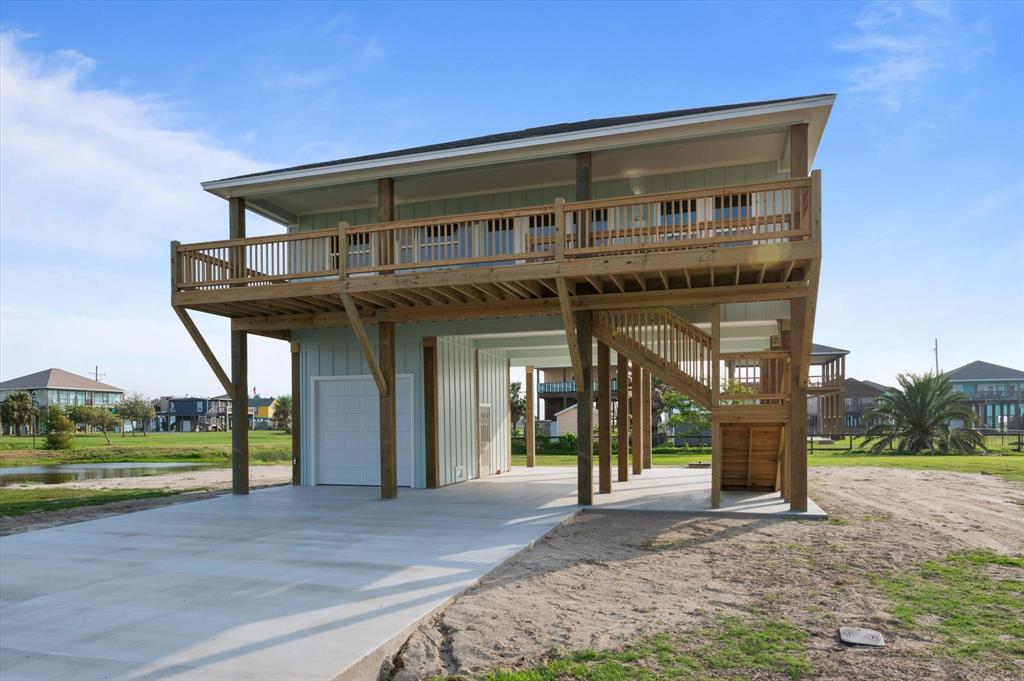 886 Wommack Dr, Crystal Beach, Texas image 3