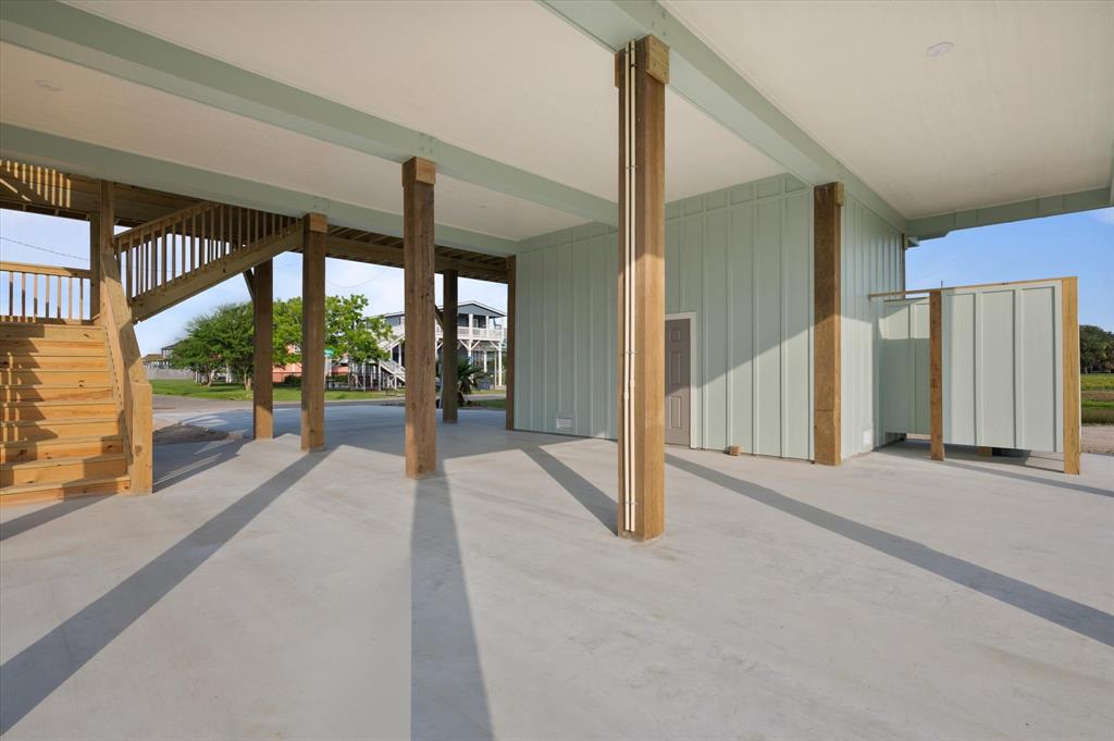 886 Wommack Dr, Crystal Beach, Texas image 6