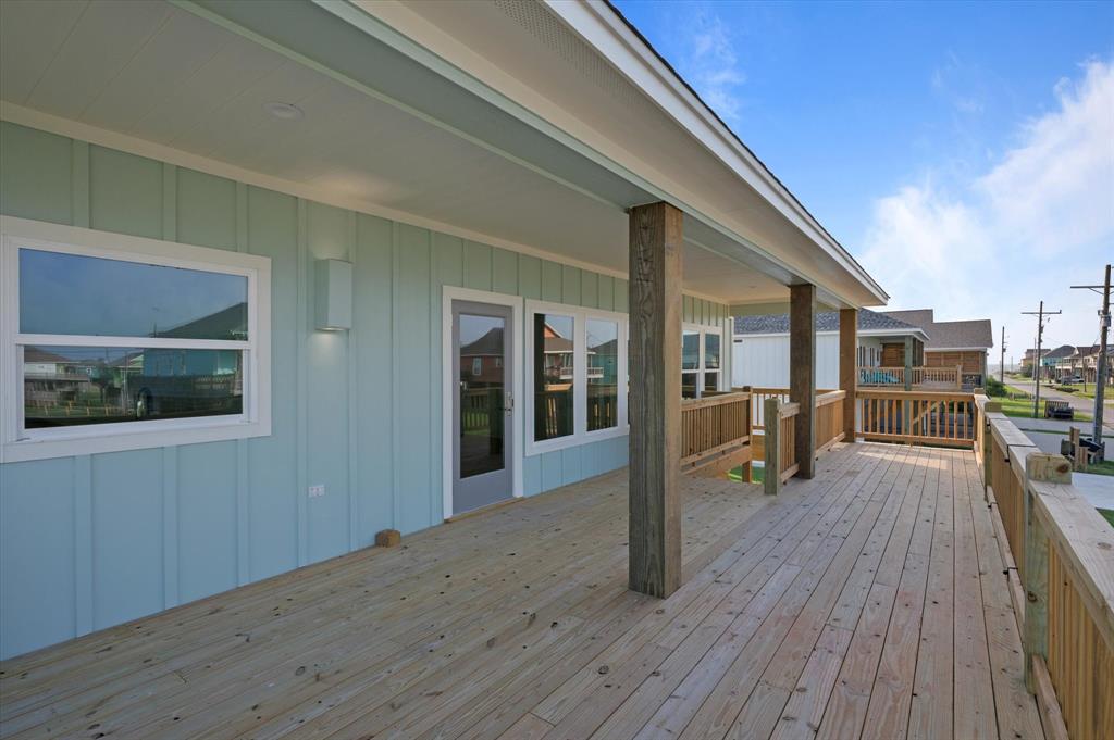 886 Wommack Dr, Crystal Beach, Texas image 9