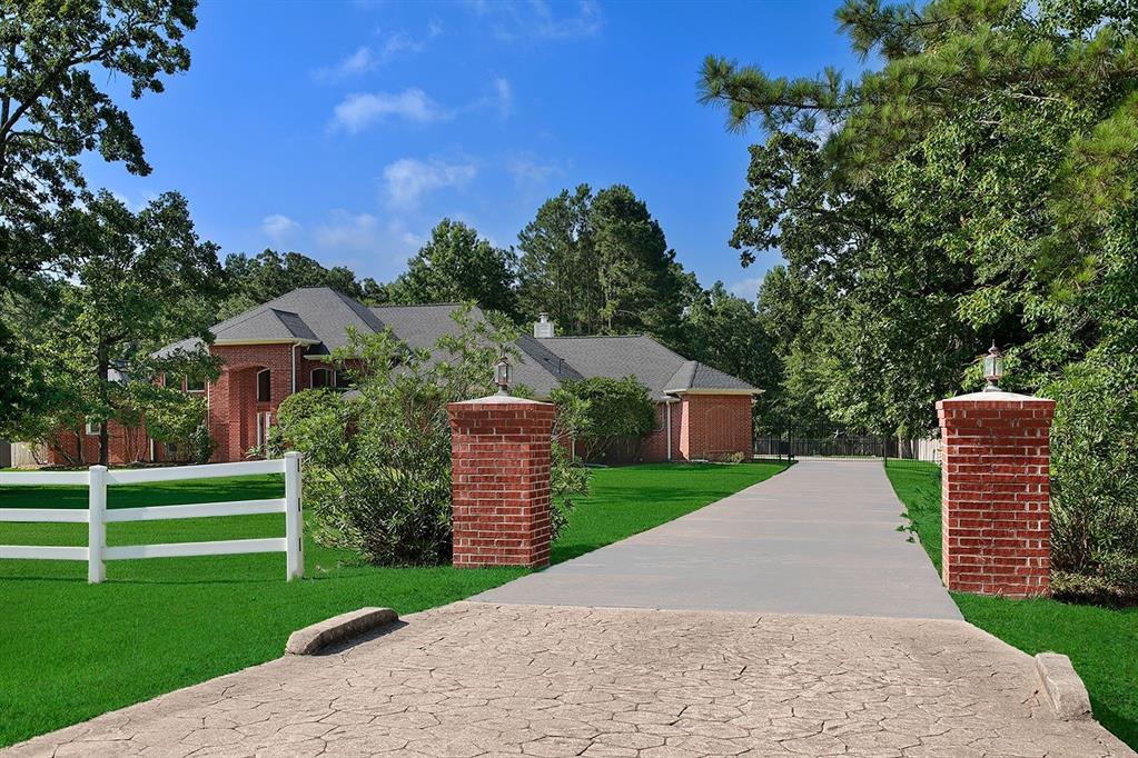 15569 Zoe Loop Drive, Montgomery, Texas image 1