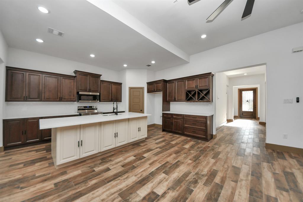 220 Laurel Drive, Livingston, Texas image 5