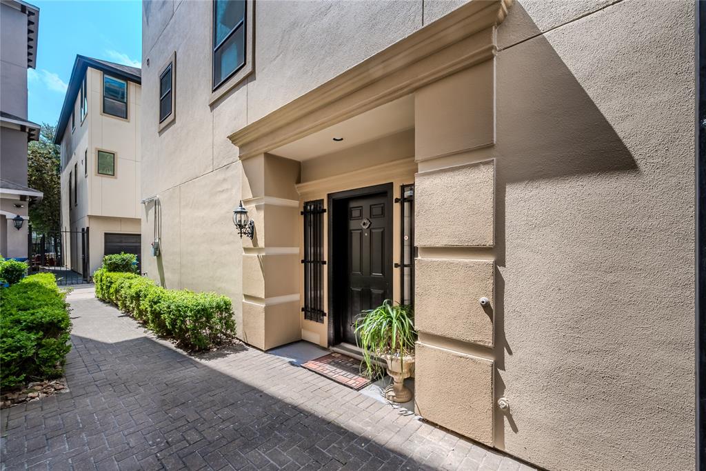 Houston, Texas 77004, United States, 3 Bedrooms Bedrooms, ,4 BathroomsBathrooms,Residential,Pending,132605