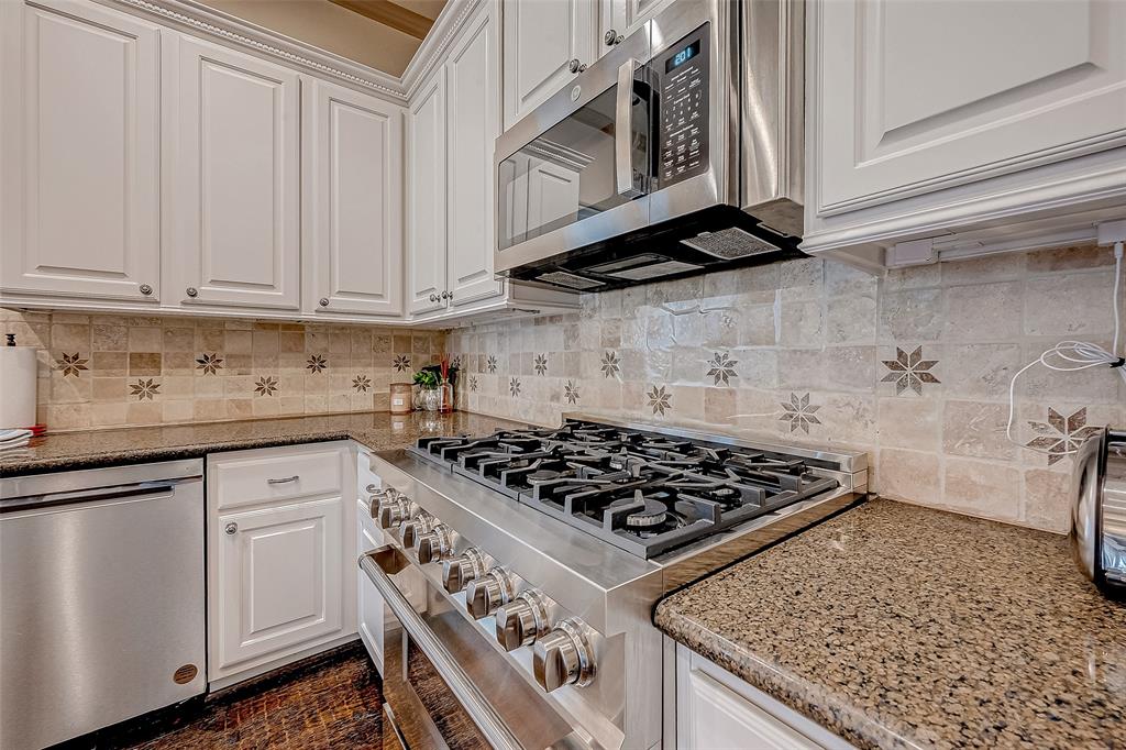 Houston, Texas 77004, United States, 3 Bedrooms Bedrooms, ,4 BathroomsBathrooms,Residential,Pending,132605