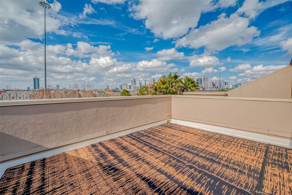 Houston, Texas 77004, United States, 3 Bedrooms Bedrooms, ,4 BathroomsBathrooms,Residential,Pending,132605