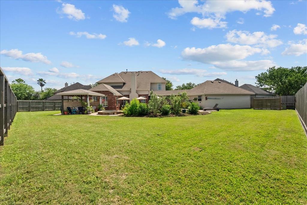 2839 Martina Drive, Friendswood, Texas image 35
