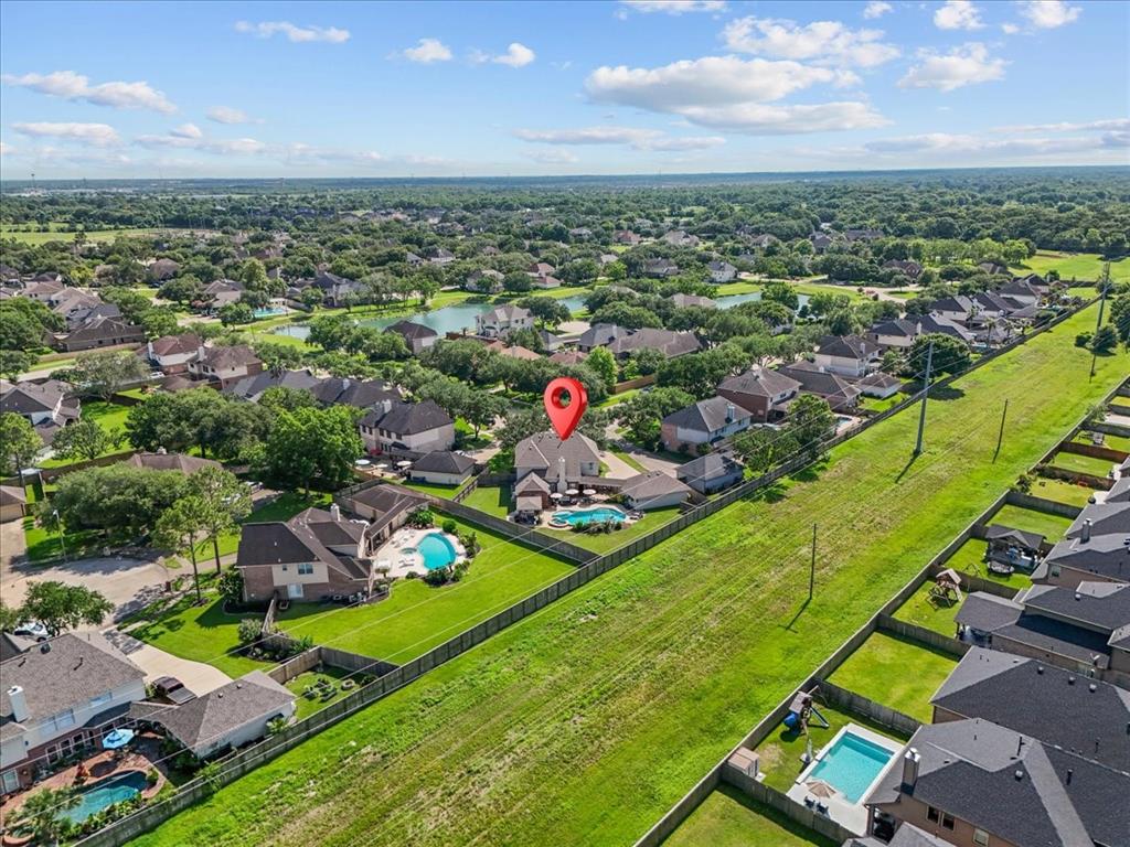 2839 Martina Drive, Friendswood, Texas image 36