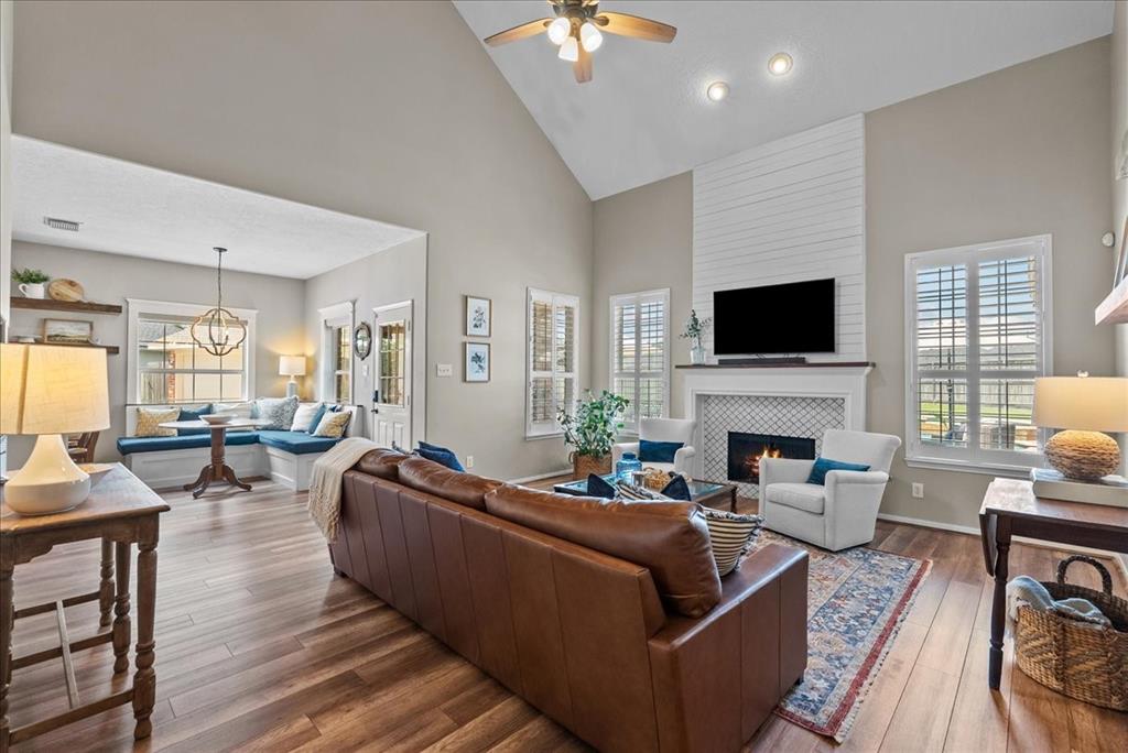 2839 Martina Drive, Friendswood, Texas image 8
