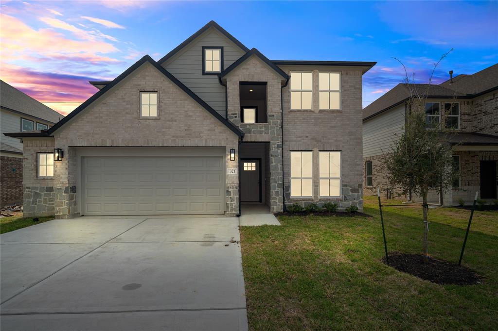 321 Spruce Oak Lane, Waller, Texas image 1