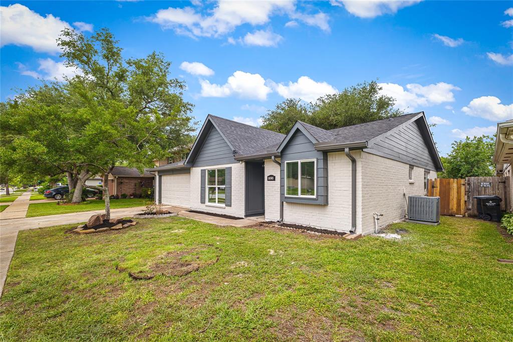10503 Long River Drive, Sugar Land, Texas image 2