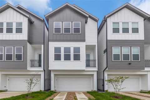 Photo of 3415 Yellowstone Boulevard, Houston, TX 77021 (MLS # 45630785)