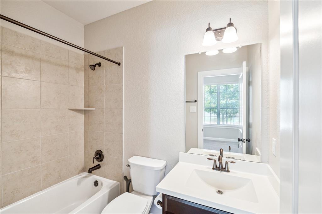 415 Beach Rose Crossing, Crosby, Texas image 14