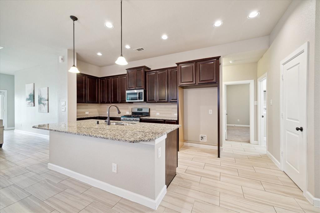 415 Beach Rose Crossing, Crosby, Texas image 8