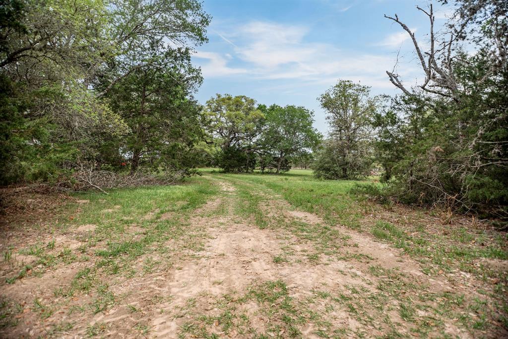352 N Cr 1301 Street, Edna, Texas image 17