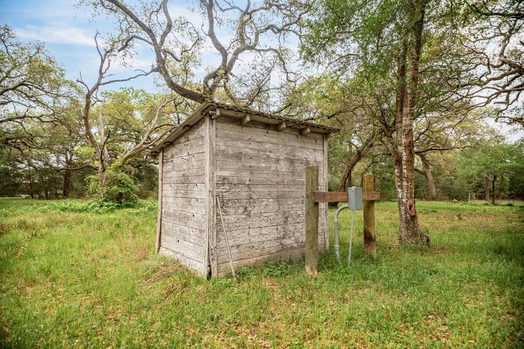 352 N Cr 1301 Street, Edna, Texas image 23
