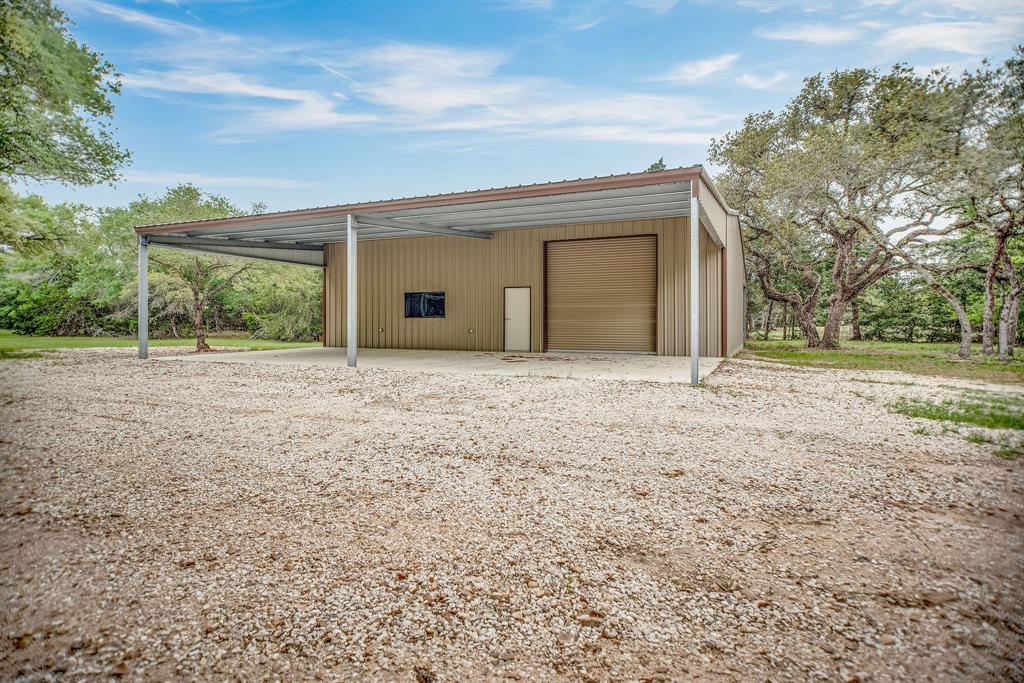 352 N Cr 1301 Street, Edna, Texas image 2