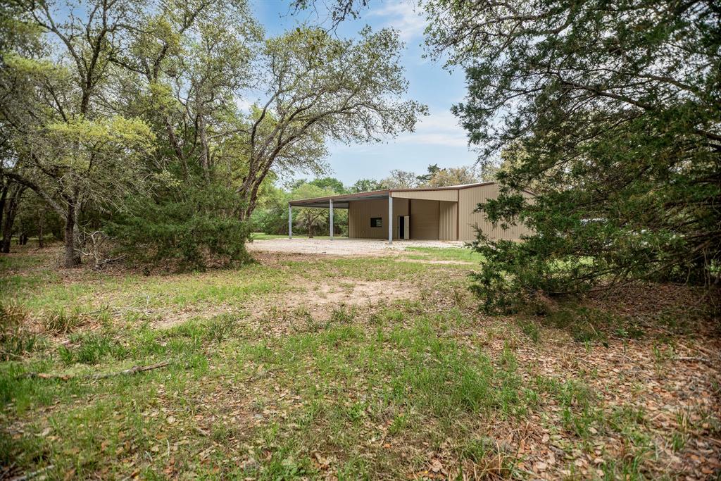 352 N Cr 1301 Street, Edna, Texas image 13