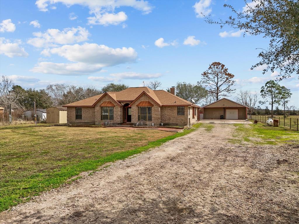 11725 Country Side Drive, Rosharon, Texas image 2