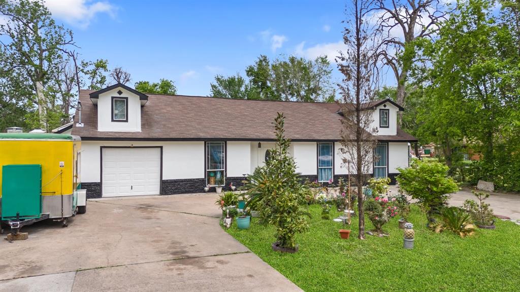 209 Airway Drive, Houston, Texas image 3