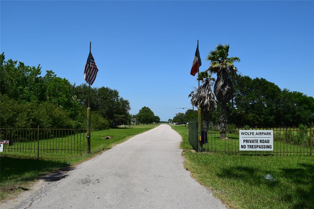 Lot 77 Wolfe Airpark, Manvel, Texas image 4