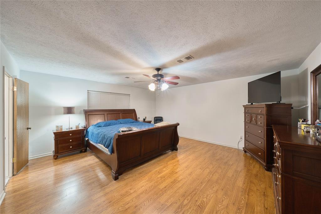 900 Birdsong Drive, Baytown, Ohio image 24