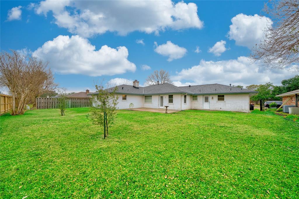 900 Birdsong Drive, Baytown, Ohio image 29