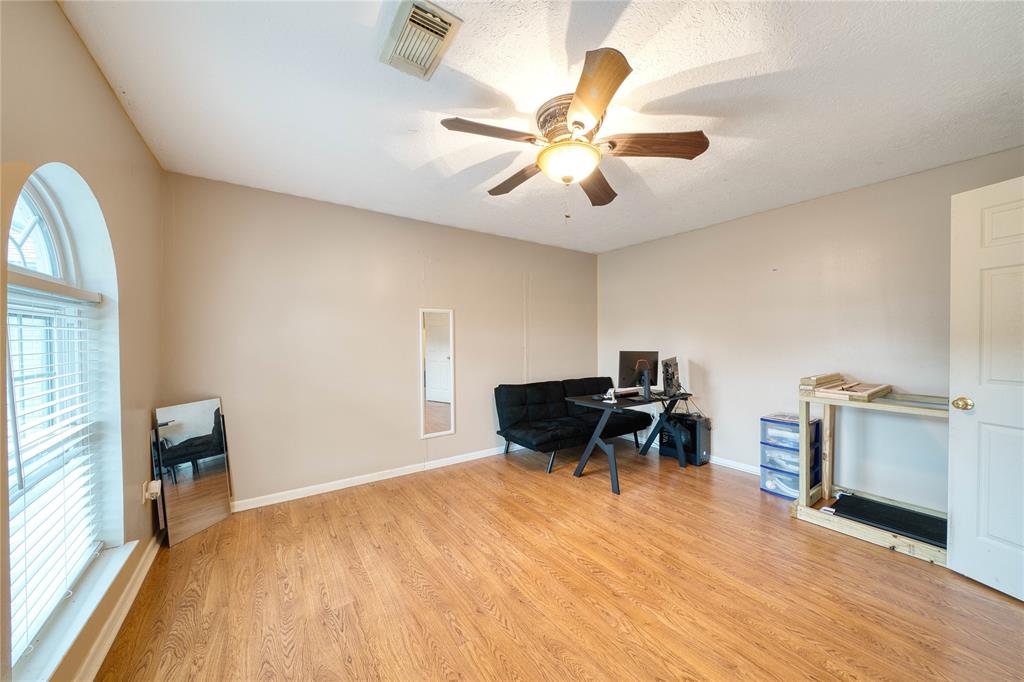 900 Birdsong Drive, Baytown, Ohio image 11
