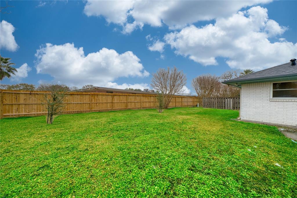 900 Birdsong Drive, Baytown, Ohio image 31
