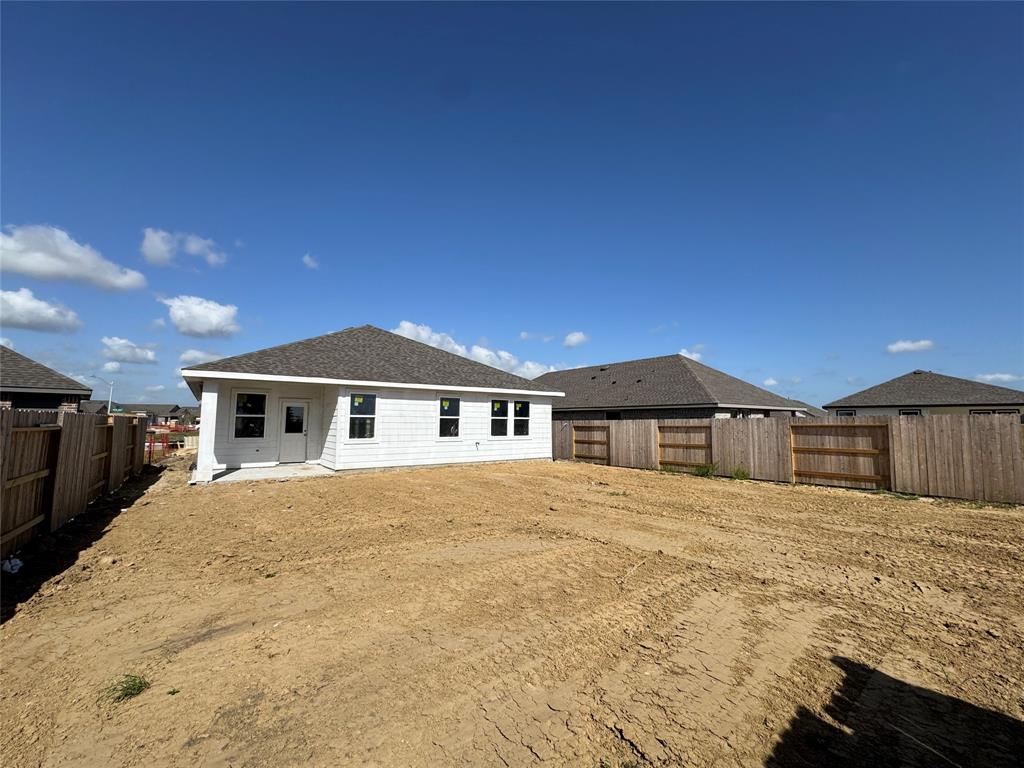 213 Bowie Creek Drive Drive, Dayton, Texas image 3