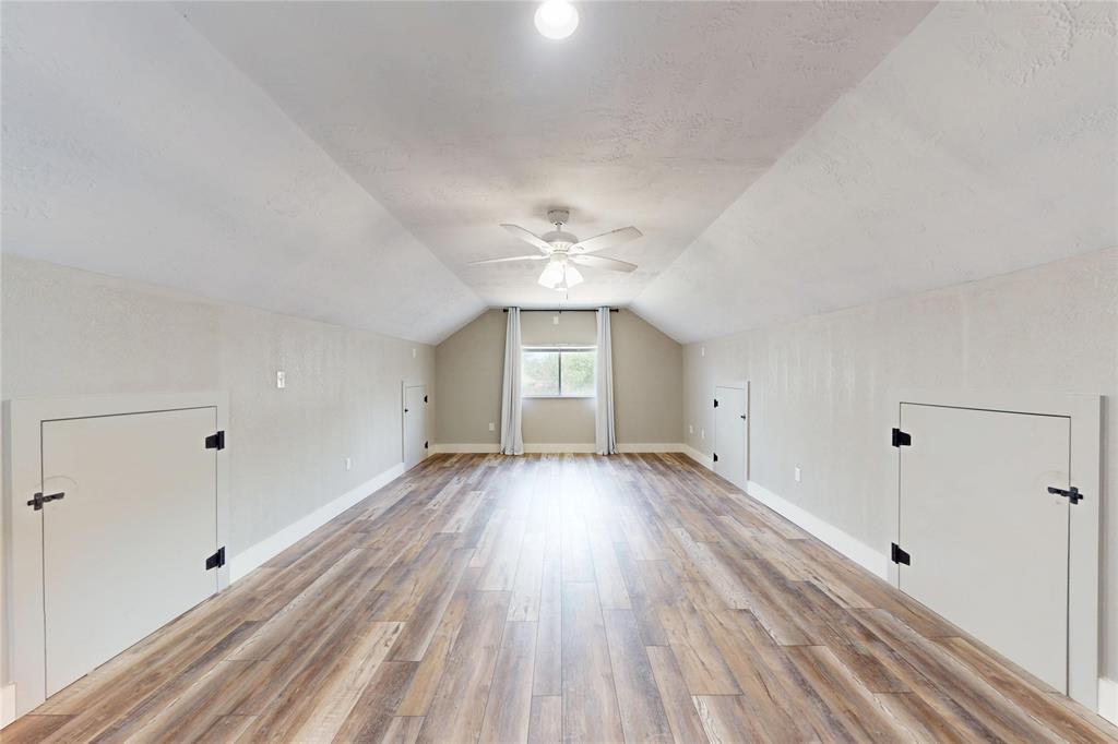 308 Oak Creek Court, League City, Texas image 32