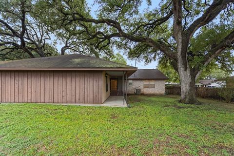 A home in La Grange