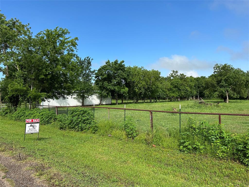 1 County Road 206, Alvin, Texas image 1
