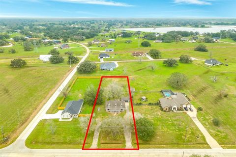 A home in Angleton