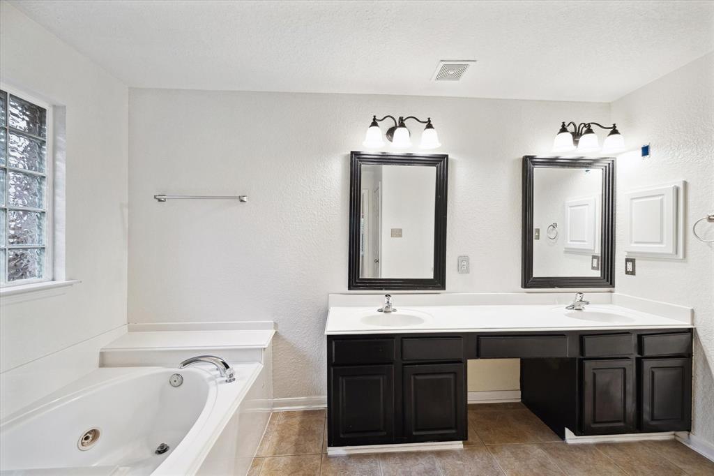 7235 Palmito Ranch Drive, Richmond, Texas image 4