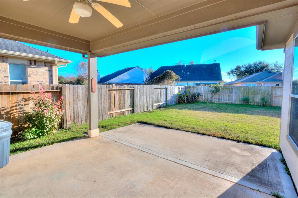 12920 Meadow Springs Drive, Pearland, Texas image 16