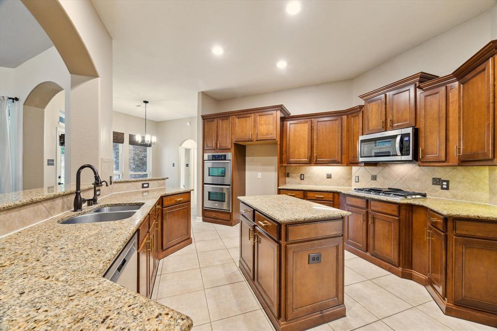 28314 Shining Creek Lane, Spring, Texas image 13
