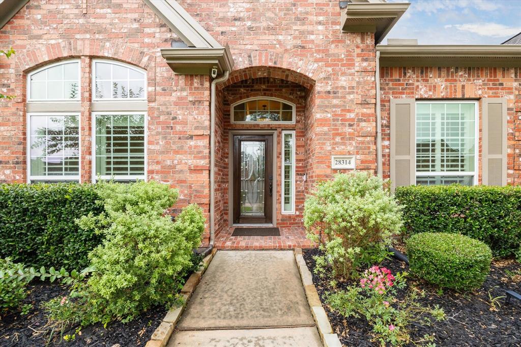 28314 Shining Creek Lane, Spring, Texas image 2